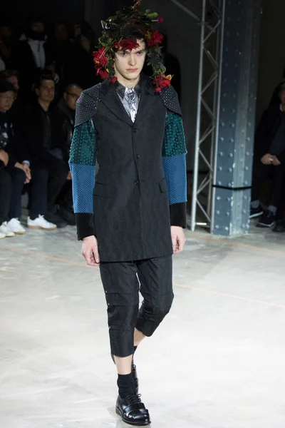 Look 8